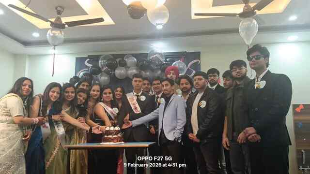 स्कॉलर्स यूनिफाइड सीनियर सेकेंडरी स्कूल में फेयरवेल समारोह का आयोजन 