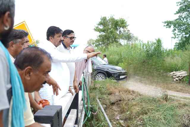 उपमुख्यमंत्री मुकेश अग्निहोत्री ने किया पंडोगा पुल का निरीक्षण, मरम्मत कार्य में तेजी के निर्देश