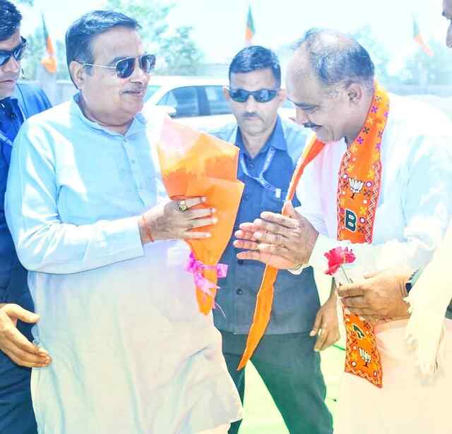 बड़े मियां तो बड़े मियां,छोटे मियां सुभान अल्लाह: भुट्टो