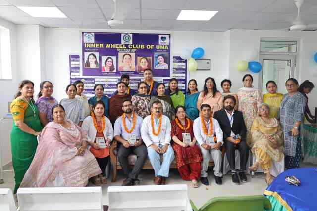 इन्नर व्हील क्लब ऊना ने डॉक्टर्स-डे पर  चिकित्सकों को सम्मानित किया 