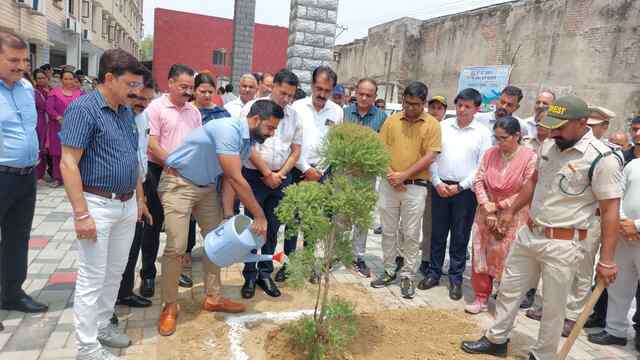 ऊना जिला प्रशासन की पर्यावरण संरक्षण को प्रेरणात्मक पहल