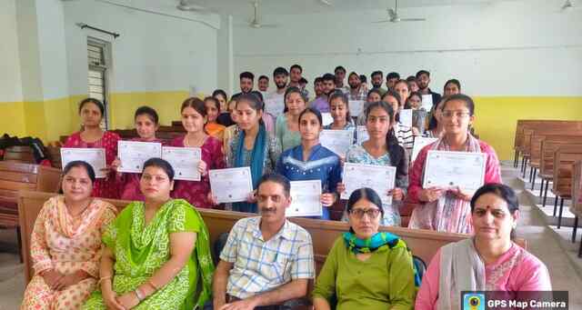 महाविद्यालय वंगाणा में सर्टिफिकेट वितरण समारोह आयोजित