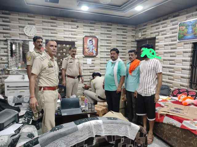 अवैध रूप से शराब बेचने और रखने का आरोपी धरा  1,85,035 एमएल शराब बरामद