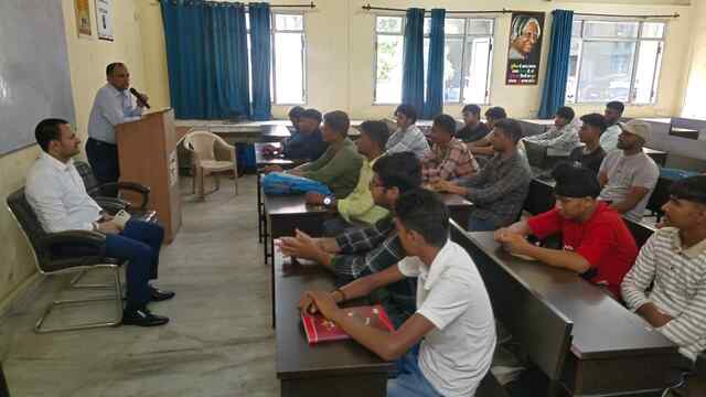 सिपेट बद्दी में नए छात्रों को बताया ध्यान और प्राणायाम का महत्व