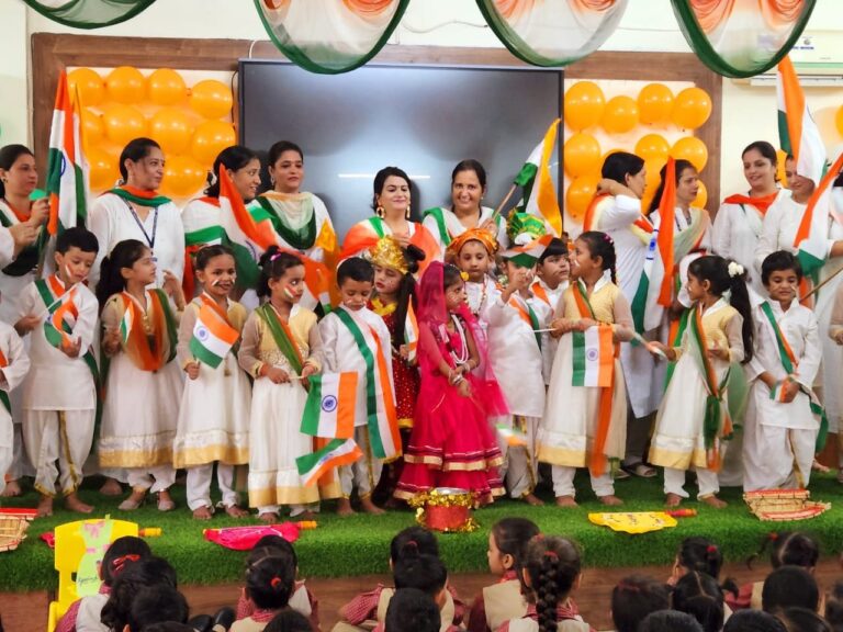 वशिष्ट पब्लिक स्कूल में स्वतंत्रता दिवस पर विभिन्न प्रतियोगिताओं का आयोजन