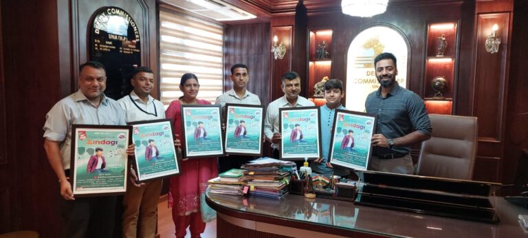 वशिष्ठ पब्लिक स्कूल का छात्र बना म्यूजिक का सितारा।
