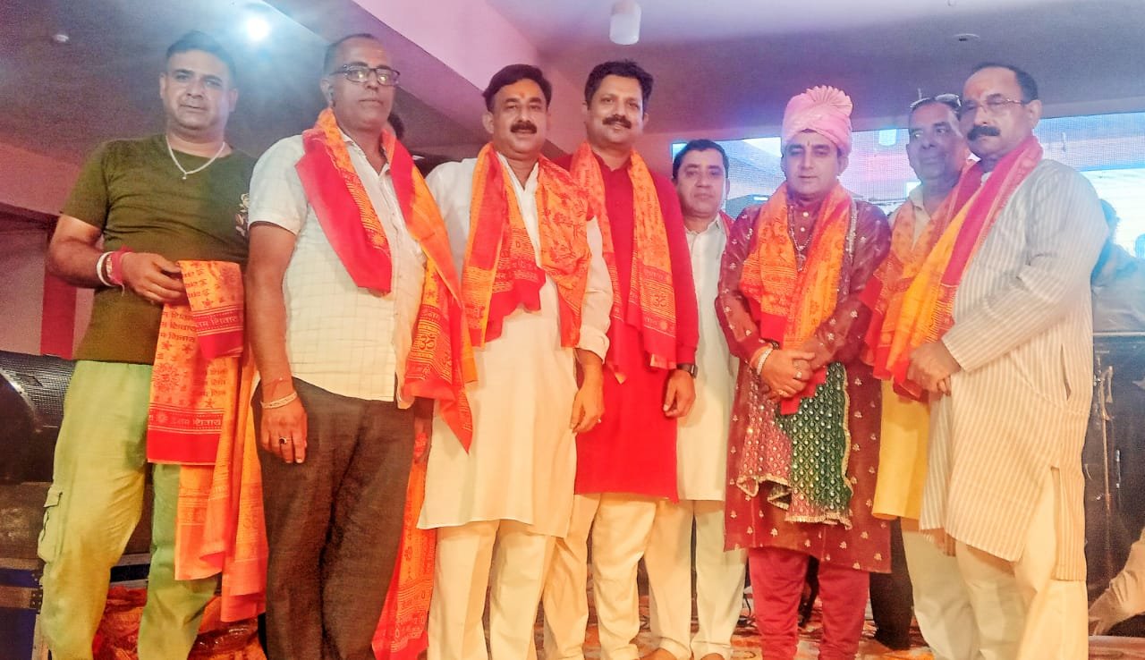 बड़ी देर भई नंदलाला, तेरी राह कटे दिलवाला से गूंजा सदाशिव मंदिर ,धूमधाम से मनाई कृष्ण जन्माष्टमी