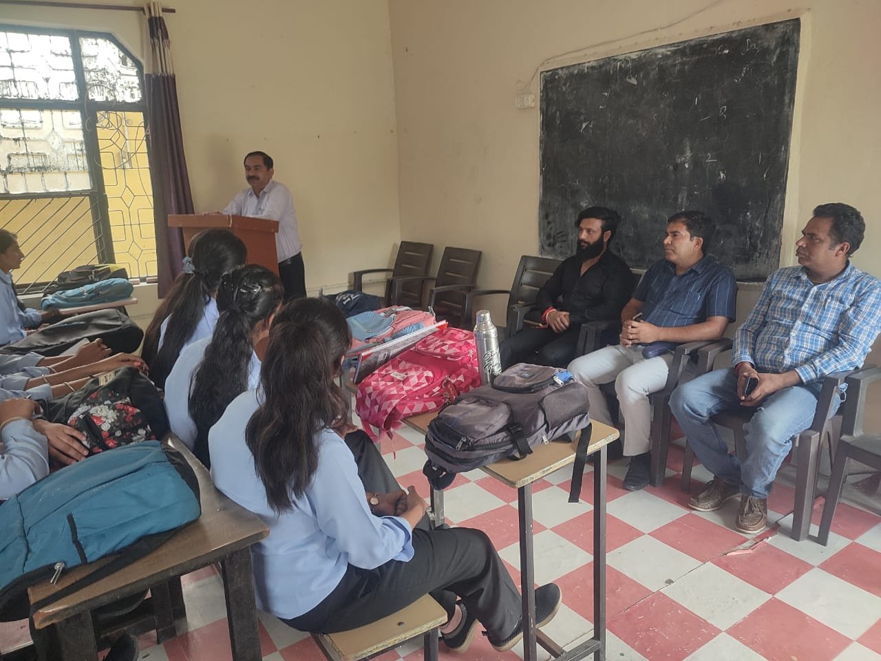 शिक्षा भारती पैरा वैटनरी फार्मासिस्ट इंस्टिट्यूट में डिप्टी डायरेक्टर ने की शिरकत