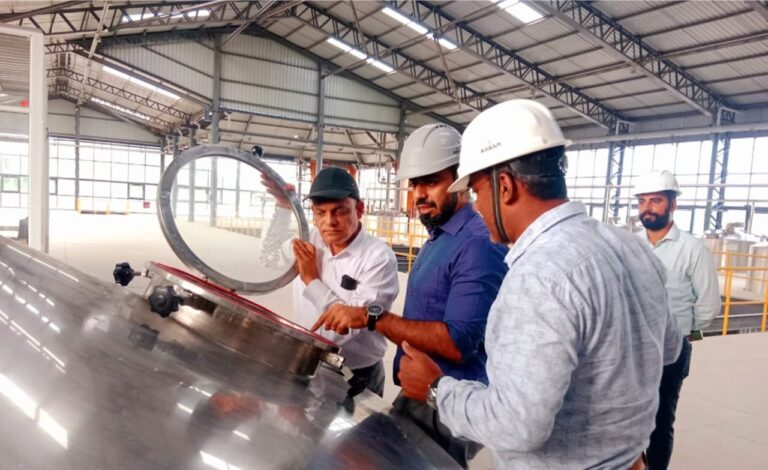 उपायुक्त ने किया नवस्थापित औद्योगिक इकाई का दौरा