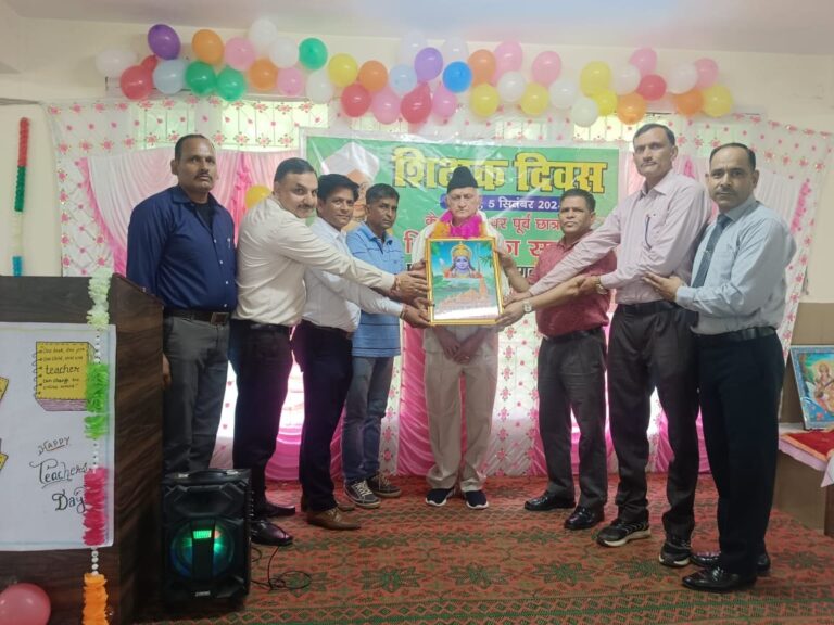 शिक्षक दिवस पर कोट बेजा स्कूल में किया पूर्व शिक्षकों को सम्मानित