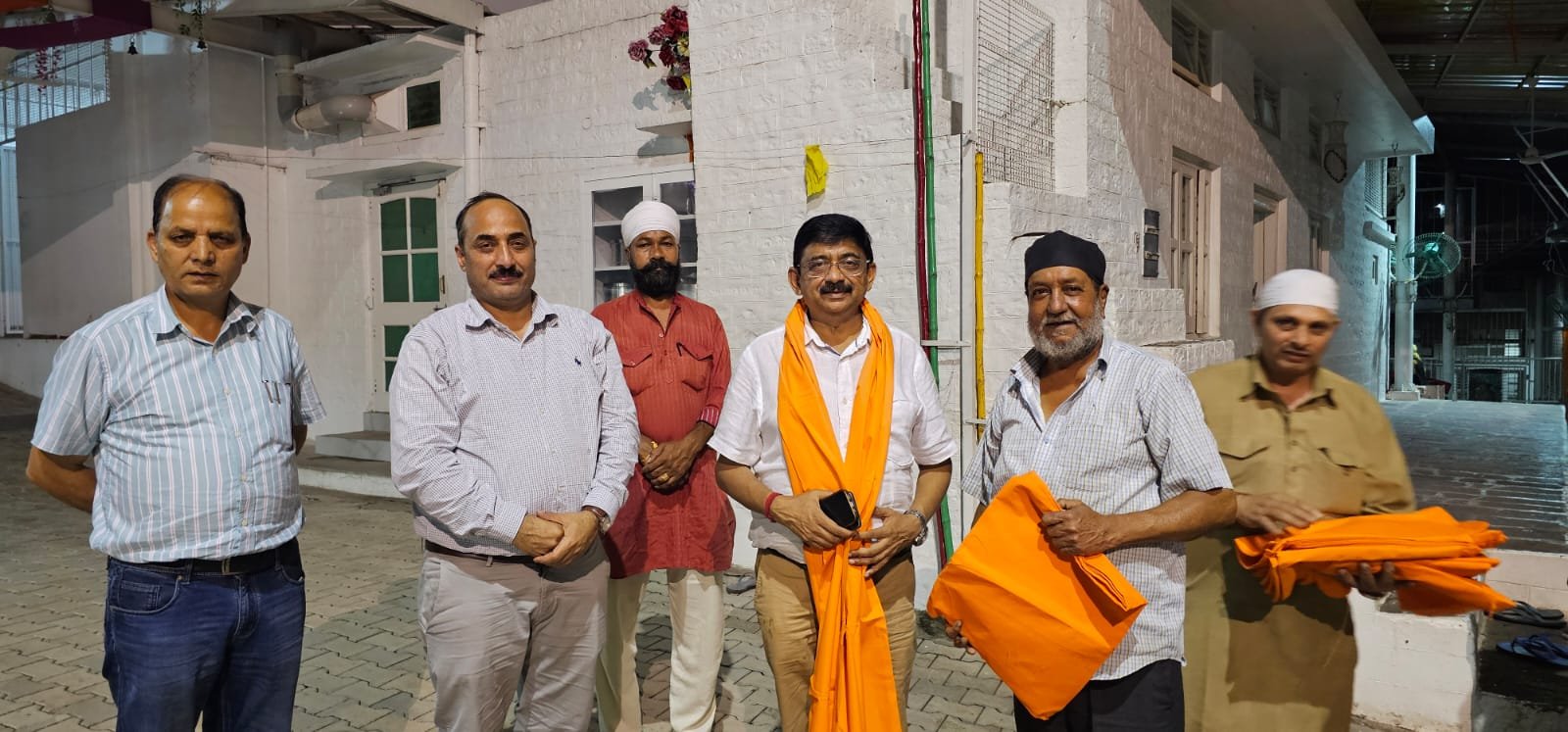एसडीएम बद्दी ने हरिपुर बाबा गुरुद्वारा में नवाया शीष