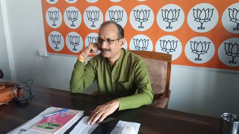  प्रधानमंत्री आवास योजना पर लोगों को कांग्रेस कर रही गुमराह: सत्ती 