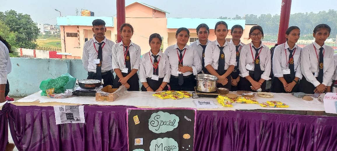 फूड स्टॉल्स के साथ पर्यटन सप्ताह का तीसरा दिन संपन्न