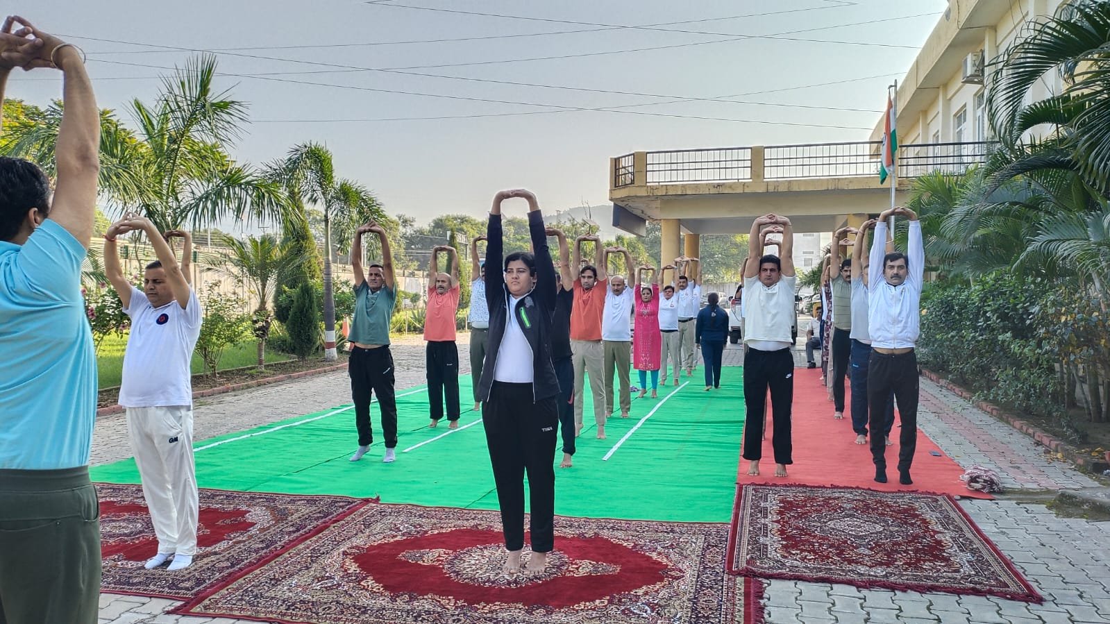 शरीर स्वस्थ, मन शांत और एकाग्रचित बनाये रखने में लाभकारी है नियमित योग – इल्मा अफ़रोज़