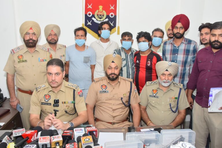 Amritsar की गलियों में Kulfi बेचने वाले निकले अवैध हथियारों के सौदागर, देखें वीडियो