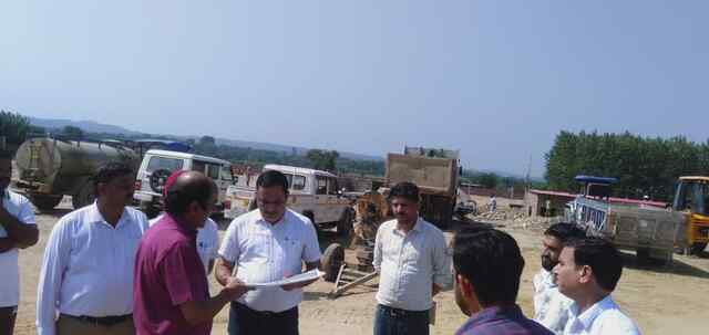 पीडब्ल्यूडी सचिव डॉ. अभिषेक जैन ने किया ड्राइविंग प्रशिक्षण ट्रैक एवं ट्रैफिक पार्क के निर्माण कार्य का निरीक्षण