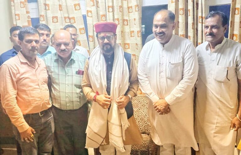 केंद्र सरकार से मदद लेकर फिर मदद न देने का आरोप लगाते है सीएम साहब: अनुराग ठाकुर