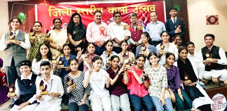 गायन प्रतियोगिता में धर्मपुर शिक्षा खंड के मोहित ने मारी बाजी