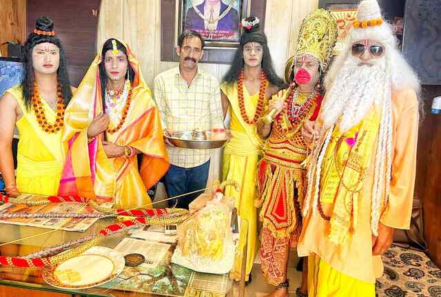 श्री राम नाटक क्लब हटली ने बंगाणा बाजार में झांकी निकाली