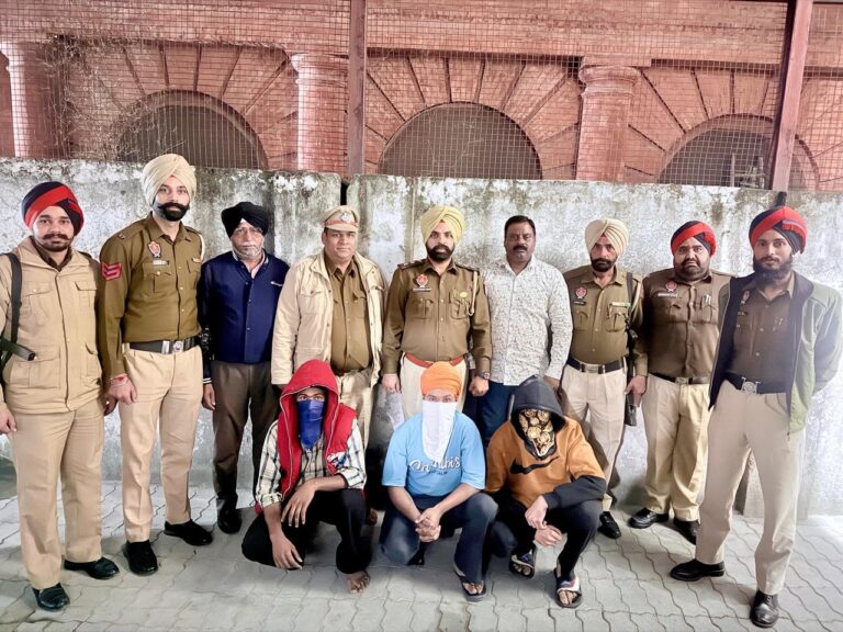 Punjab News : श्रद्धालुओं और फोटोग्राफरों में हुई मारपीट मामले में 3 गिऱफ्तार, देेखें वीडियो