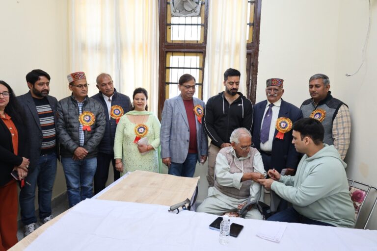 रोटरी क्लब ऊना के सौजन्य से आयुर्वेदिक अस्पताल ऊना में फ्री मैगा हार्ड एंड मैडिकल चैकअप कैंप का आयोजन