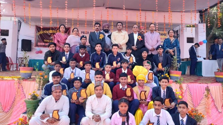 राजकीय वरिष्ठ माध्यमिक पाठशाला ऊना (बाल) में वार्षिक पारितोषिक वितरण समारोह आयोजित