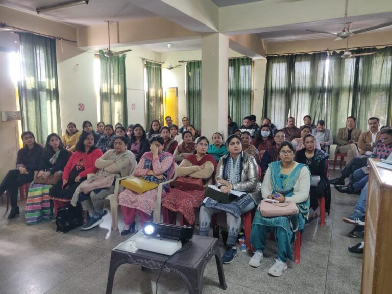 जिला ऊना में आयुर्वेदिक पद्धति से किया जा रहा प्रकृति परीक्षण: डॉ किरण शर्मा