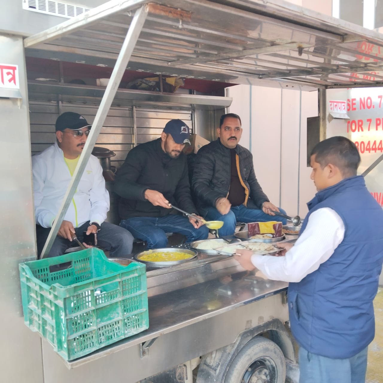 भारत विकास परिषद की बद्दी शाखा ने काठा अस्पताल में लगाया लंगर