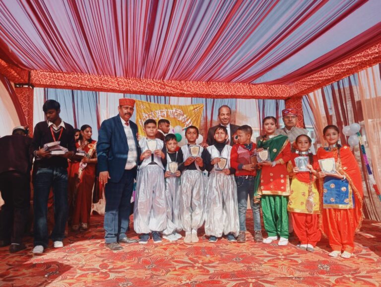 क्रिसेंट मून पब्लिक स्कूल झाड़माजरी ने मनाया गया वार्षिक समारोह ,बीबीएन उद्योग संघ के चेयरमैन राजेंद्र गुलेरिया ने बांटे ईनाम