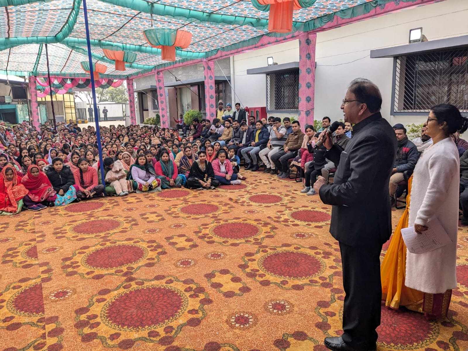 नंदपुर स्थित कलर्स इंडिया कंपनी में हर्षोल्लास से मनाया नव वर्ष