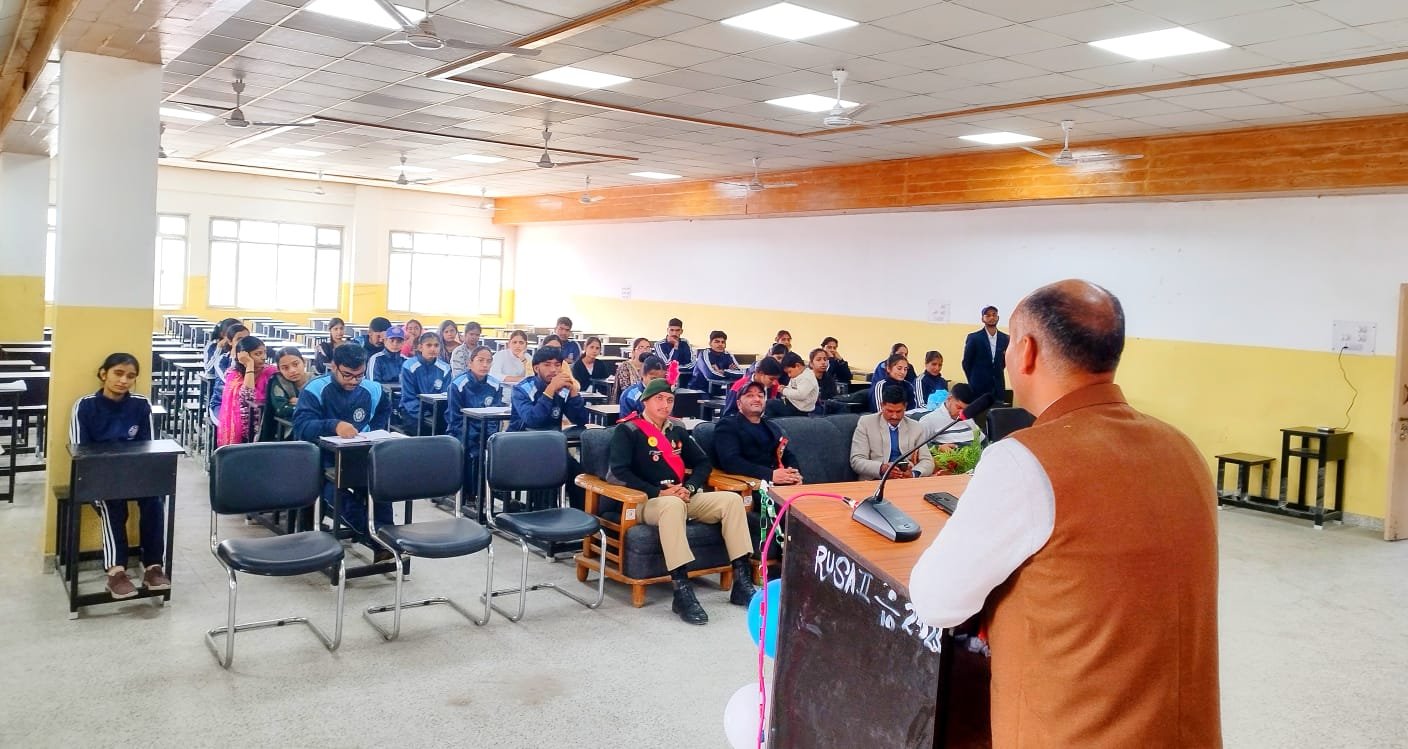 महाविद्यालय बंगाणा में चल रहे विशेष शिविर की शुरुआत मॉकड्रिल से हुई