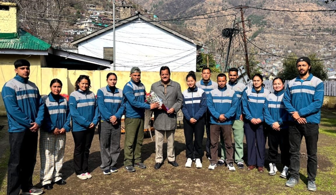 हिमाचल प्रदेश की टीम 38वीं नैशनल खेलकूद प्रतियोगिता खेलने के लिए उत्तराखंड हुई रवाना