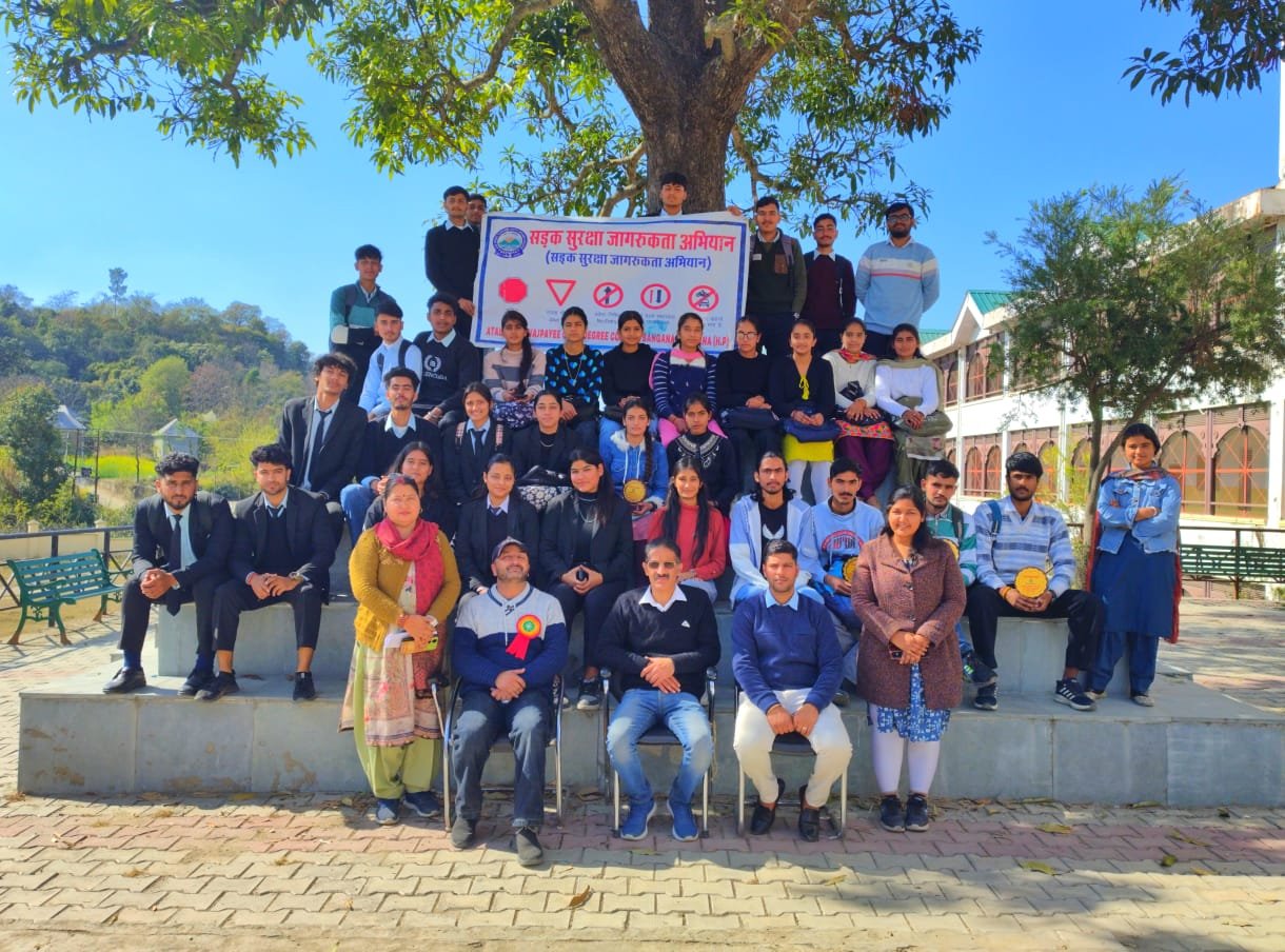 महाविद्यालय बंगाणा में सड़क सुरक्षा पर जागरूकता कार्यक्रम आयोजित