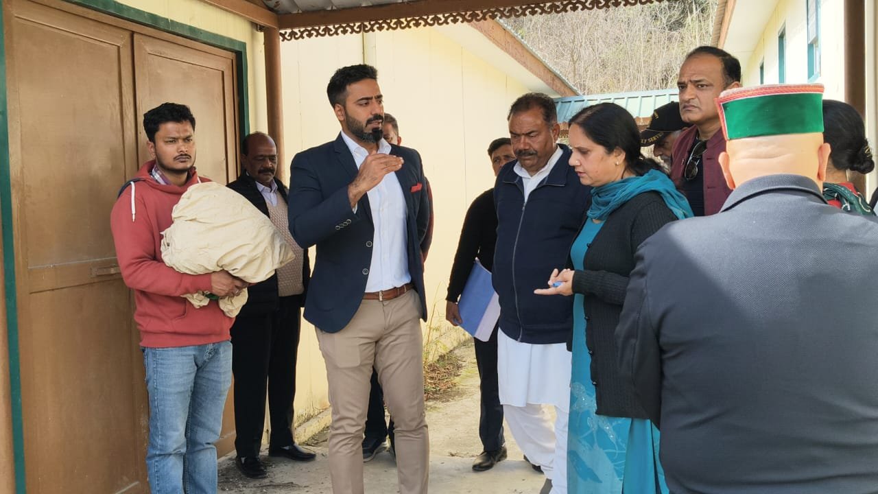 उपायुक्त ने ईसपुर में प्रस्तावित नशा निवारण एवं पुनर्वास केंद्र का किया निरीक्षण