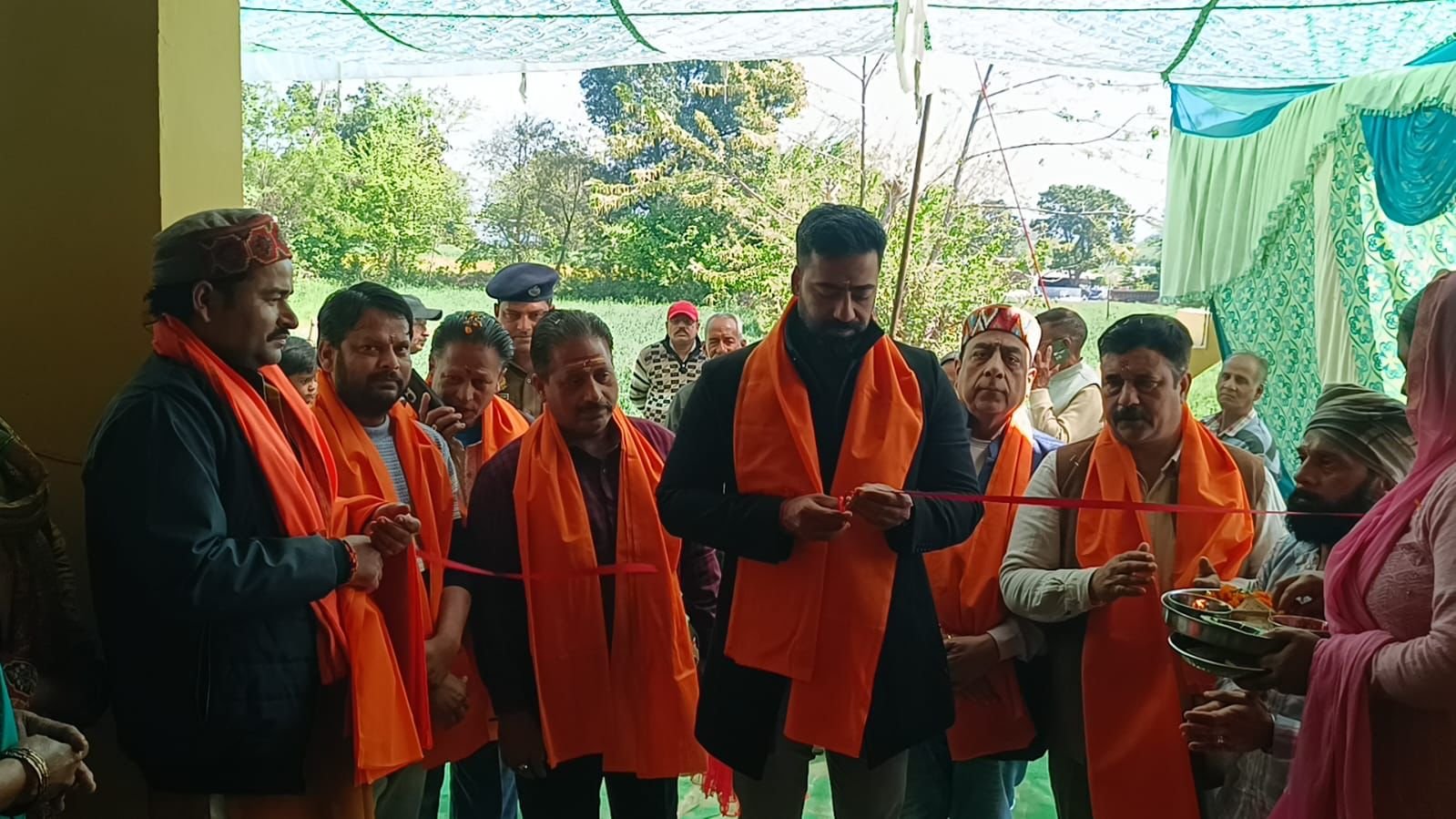 डोगा में सुशील, इंदु व 3 बच्चों को गुरु का लंगर ट्रस्ट ने मुहैया करवाई छत