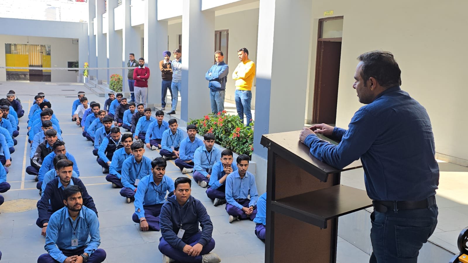 हिमालया जनकल्याण समिति ने नशे को लेकर बीटीटीआई में चलाई जागरुकता मुहिम