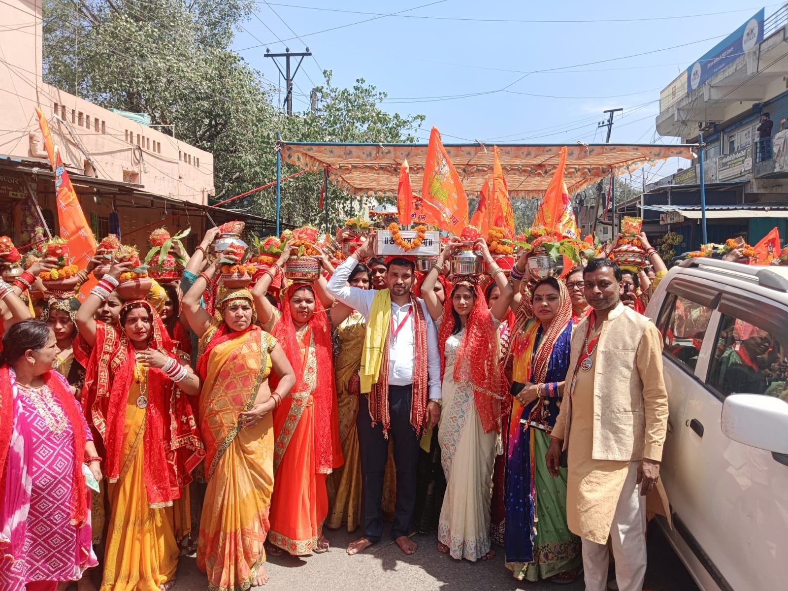 श्रीराम अमृत कथा के अवसर पर बददी में निकाली कलश यात्रा