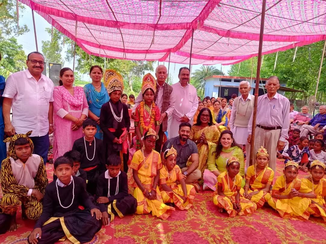 शिक्षा सुधार समिति ने जरूरतमंद विद्यार्थियों को वितरित की शिक्षण सामग्री