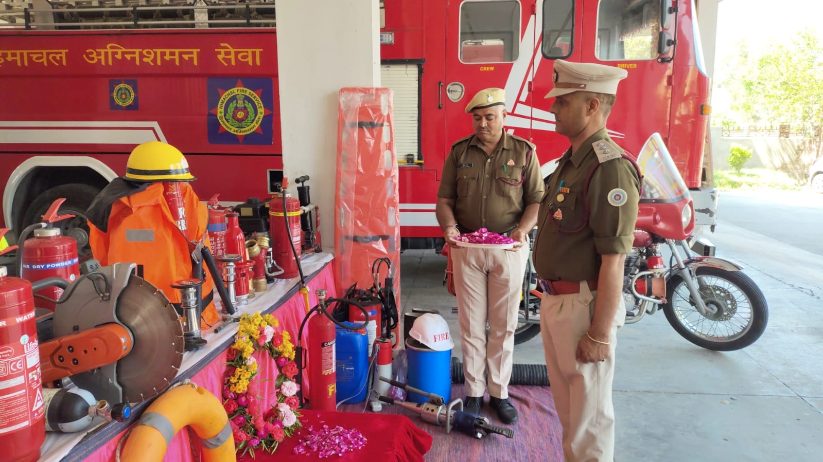 Himachal News: अग्निशमन सेवा सप्ताह पर जागरूकता रैली