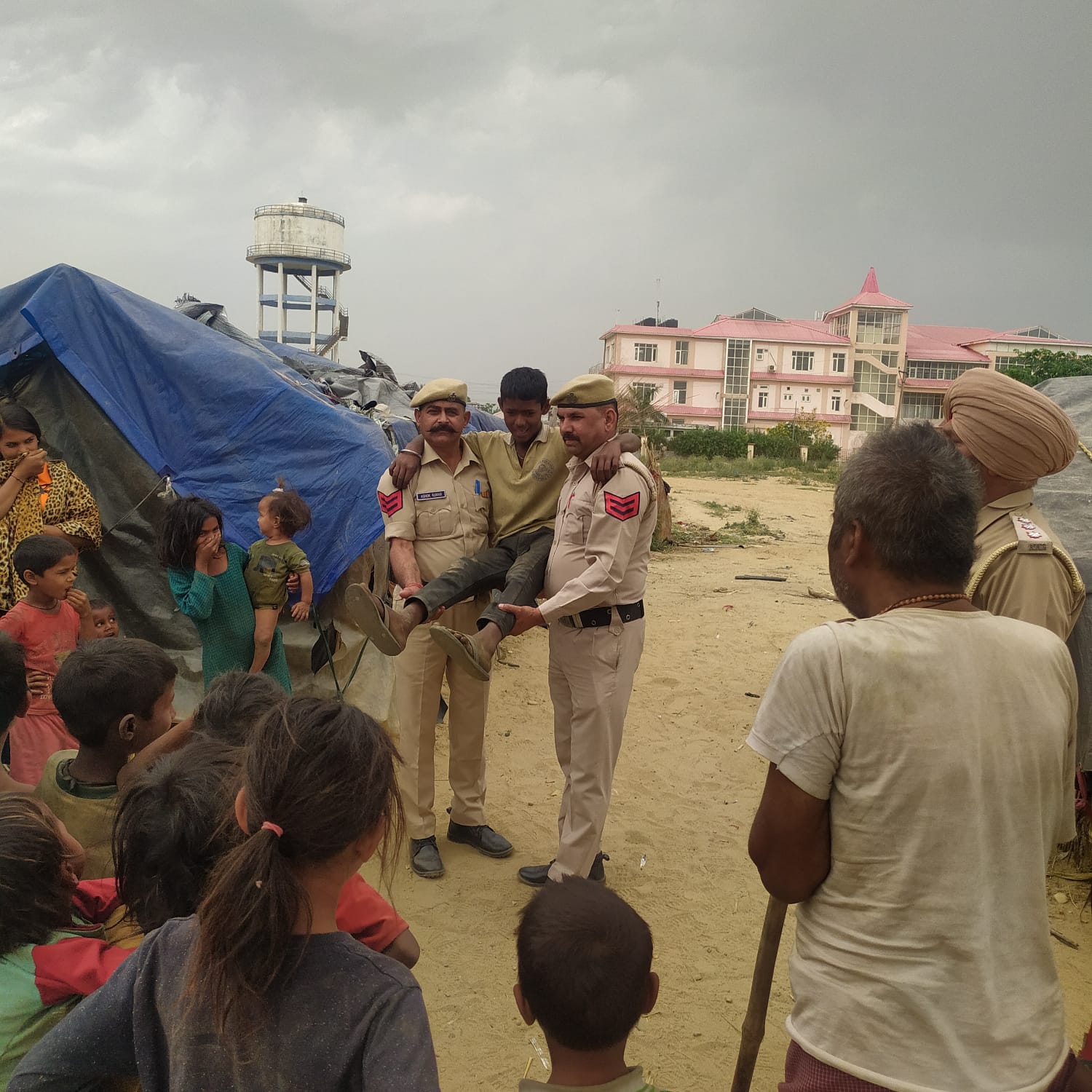 Himachal News: आपदा कभी भी आ सकती है, अलर्ट रहें Himachal News: आपदा कभी भी आ सकती है, अलर्ट रहें
