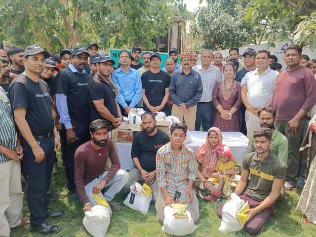 उपमंडल रैड क्रास सोसाईटी व कैनवी कंपनी ने बांटे 300 लोगों को राशन किट उपमंडल रैड क्रास सोसाईटी व कैनवी कंपनी ने बांटे 300 लोगों को राशन किट