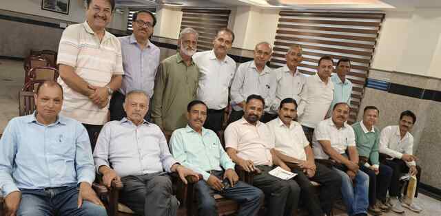 प्रधानाचार्य स्कूल कैडर सेवानिवृत एवं सेवारत संगठन की बैठक आयोजित