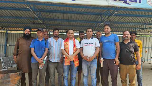 बद्दी बस स्टैंड को दी श्रीराम सेना ने वाटर कूलर की सौगात