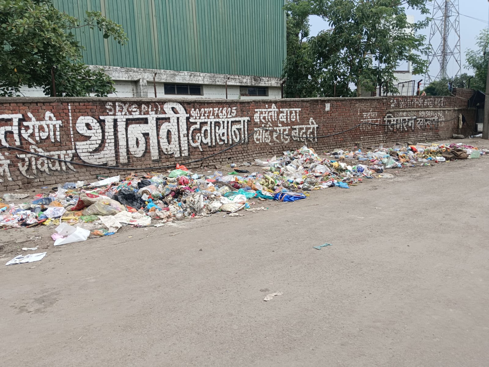 बद्दी बन गया है गंदगी का शहर, जगह जगह लगे है कचरे का ढेर