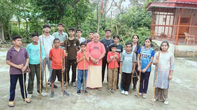 सनातनियों ने जब जब भी मानवता दानवों से की, तब तब उनकी संतानों ने उसकी कीमत चुकाई : यति सत्यदेवानंद सरस्वती