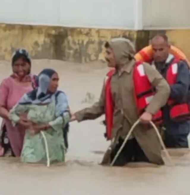 ऊना बाढ़ प्रभावित क्षेत्र से 45 कामगारों को सुरक्षित निकाला गया— मेजर विकास सकलानी