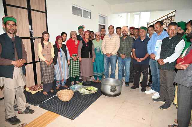 रास्ते खोलने में हमारी मदद करें मशीन मालिक, तेल के खर्चे पर दे मशीनें: जयराम ठाकुर
