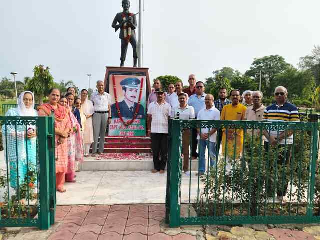 करगिल विजय दिवस पर अमर शहीद कैप्टन अमोल कालिया को श्रद्धांजलि