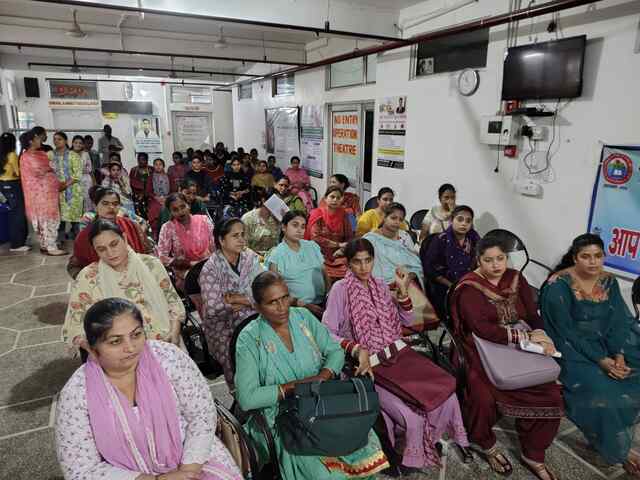 कंवर अस्पताल में हिमोत्कर्ष महिला मंच ने स्तनपान को लेकर आयोजित की जागरूकता कार्यशाला