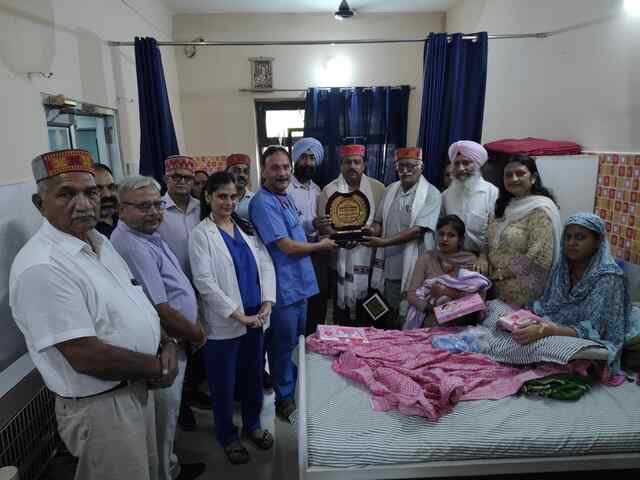 विश्व स्तनपान सप्ताह पर हरजिंदर अस्पताल में जागरूकता कार्यक्रम का आयोजन